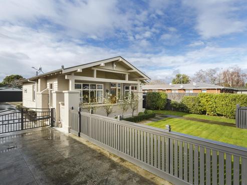 137 Cook Street, West End