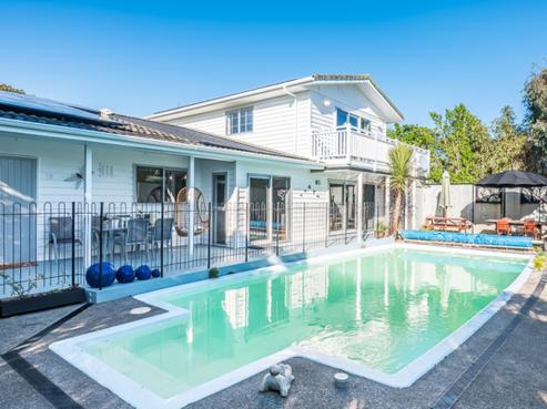 6 Hicks Crescent, Waikanae Beach