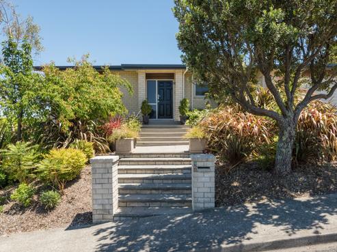 2 Commodore Place, Britannia Heights