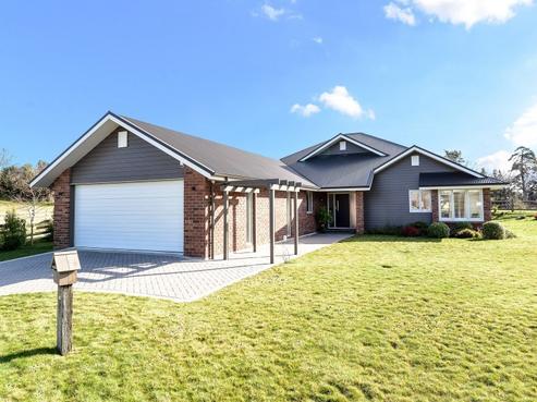 18 Mahy Way, Leamington