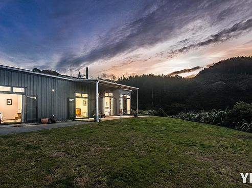 648 Makara Road, Makara