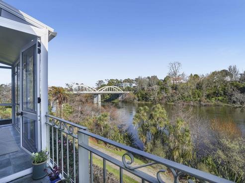 543B River Road, Fairfield