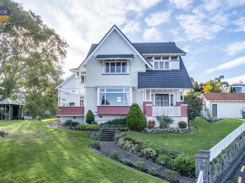 2 Gladstone Road, Napier Hill