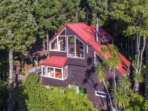125 Laingholm Drive, Laingholm