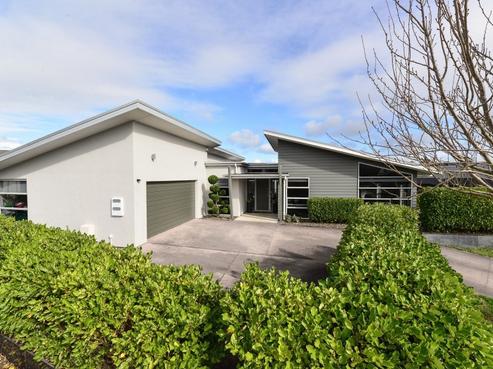 19 Winslow Court, Huntington