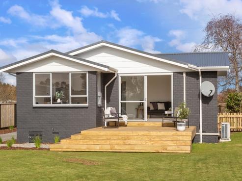 156 Pembroke Road, Stratford