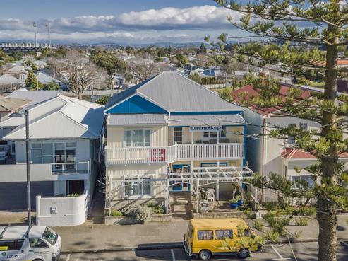 471 Marine Parade, Napier South
