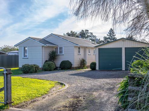 13 Roberts Street, Martinborough
