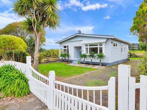11 Beach Road, Glenbrook