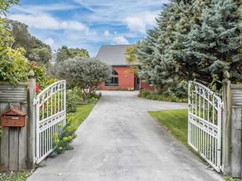 247 Te Moana Road, Waikanae