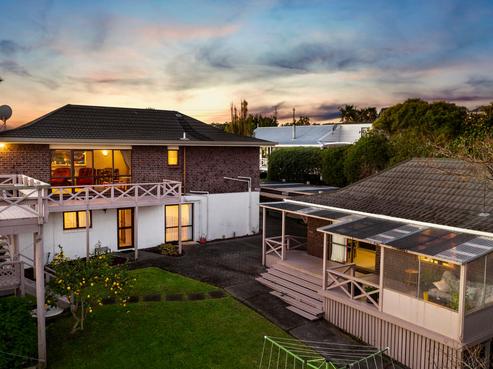 1307 Whangaparaoa Road, Army Bay