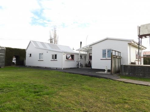 11 Baker Street, Weston