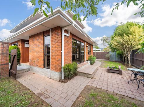 5 California Drive, Totara Park