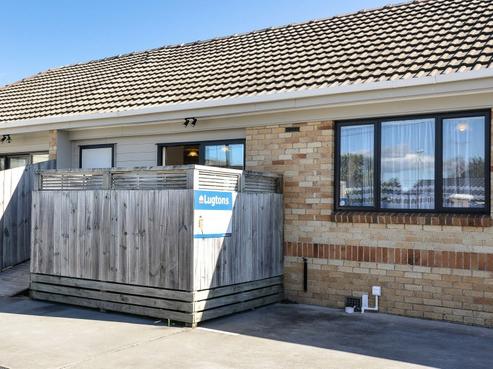 2/82 Clyde Street, Hamilton East