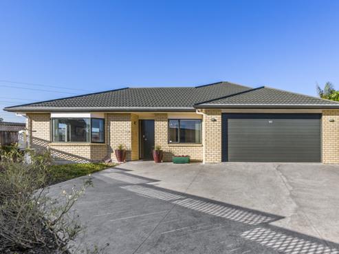 139 Flanshaw Road, Te Atatu South
