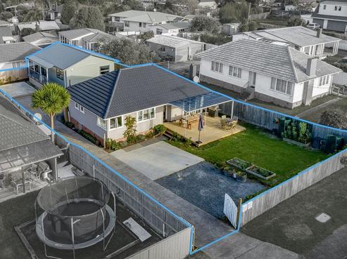 67 Roberts Road, Te Atatu South