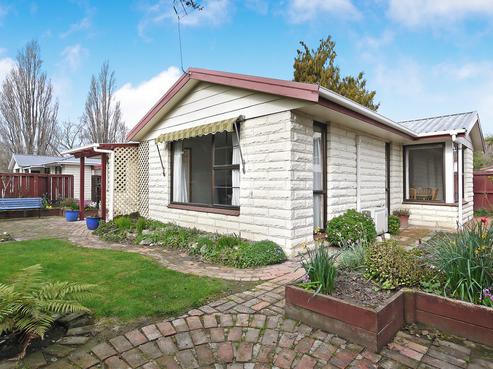 2/243 Eastern Terrace, Sydenham