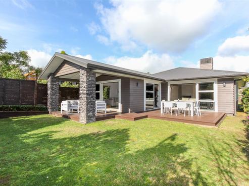 15 Adam Lile Drive, Highlands Park