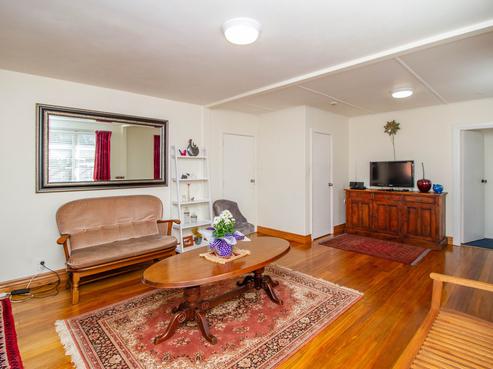 1042 High Street, Avalon