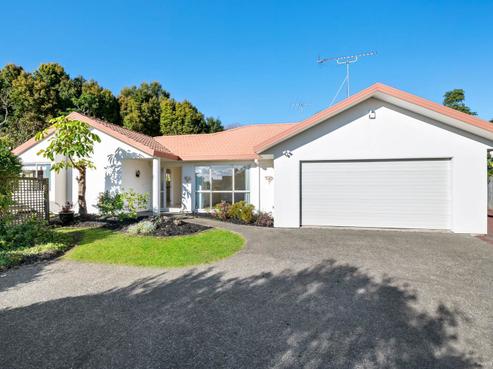 15 Esther Place, Red Beach
