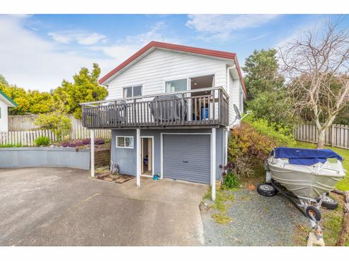 12A Jean Place, Stanmore Bay