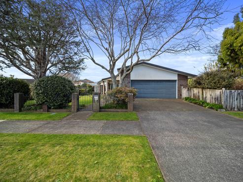 11 Kinross Drive, Merrilands