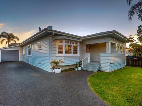 88 Huia Road, Point Chevalier