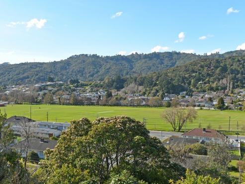 15 Bird Grove, Stokes Valley
