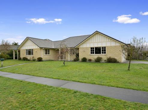 36 Oaklands Drive, Cambridge
