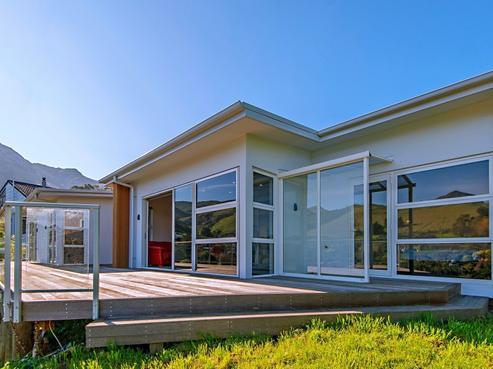 8 Cass Bay Place, Cass Bay