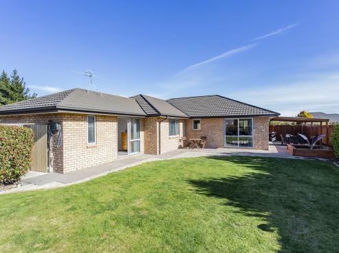24 Parkinson Place, Woodend
