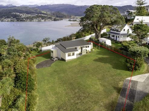 204 Paku Drive, Tairua