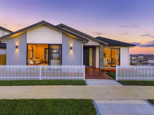 16 Davey Crescent, Orewa