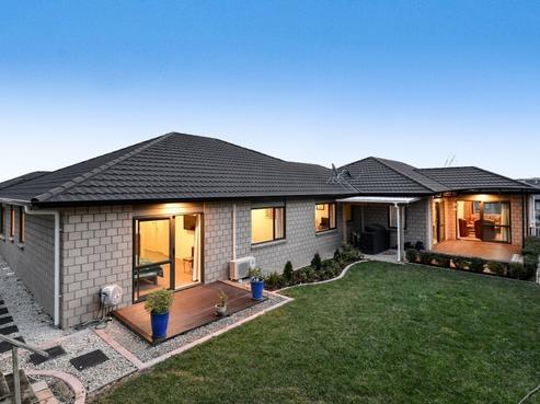 114 Barrington Drive, Huntington
