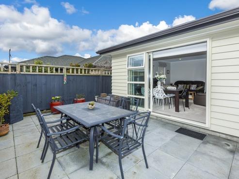 16A Elm Street, Ebdentown