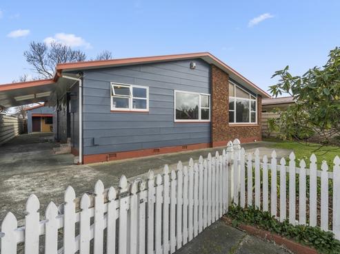 4 Kimberley Grove, Westbrook