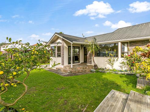 6A Beach Road, Orewa