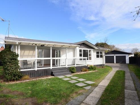 2 Corrielea Crescent, Cambridge