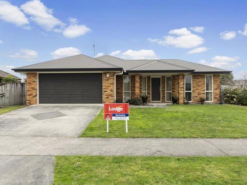55 Barrington Drive, Huntington