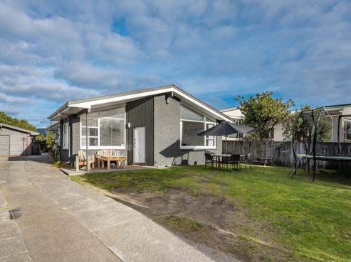 74 Gray Avenue, Paraparaumu Beach