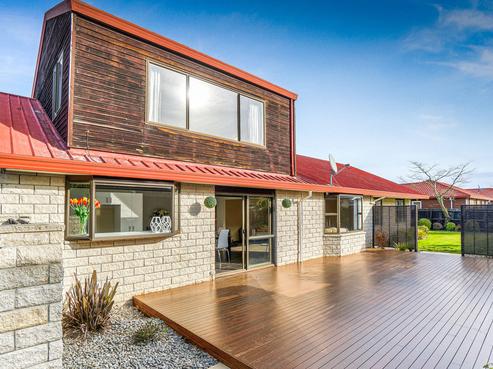 26 Joy Street, Shirley