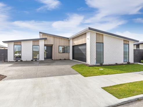91 Southfield Drive, Lincoln