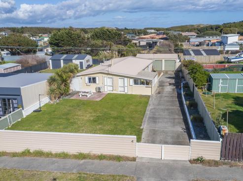 4 Himatangi Street, Himatangi Beach