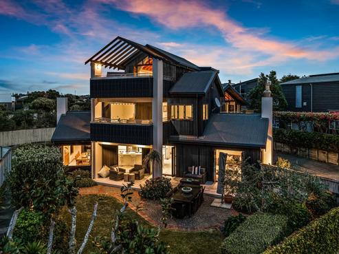 1 Lagoon Way, Omaha