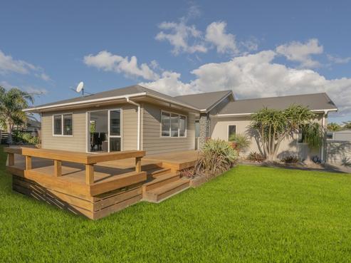 14 Captain Wood Avenue, Whitianga