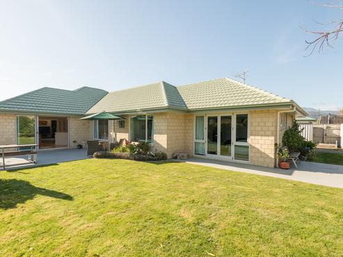 6 Sixpenny Lane, Brightwater