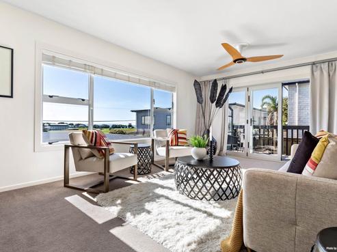 2/15 Winscombe Street, Belmont