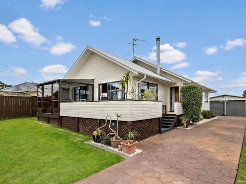 1331 Whangaparaoa Road, Army Bay