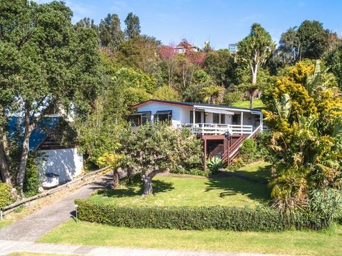 105 Park Avenue, Whangamata