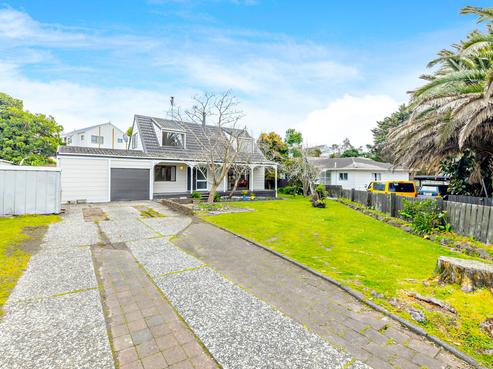 11 Slim Place, Clendon Park
